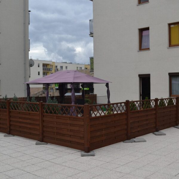Hamburg fence panels Brown in town