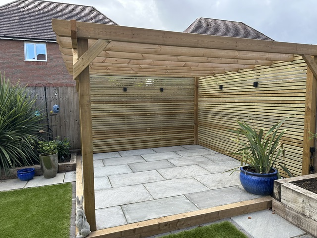 Contemporary Slat Fence – Pressure Treated Green 183cm wide (6ft) - Image 3